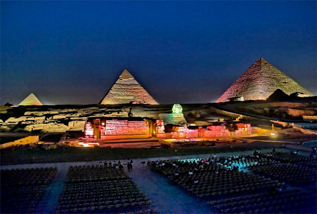 اجمل صور الاهرامات المصرية ليلاً-عالم الصور
